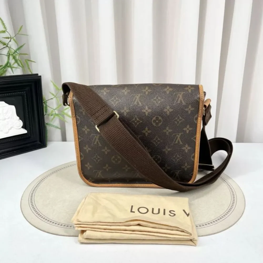 Louis Vuitton Women Pre-Loved Bag Very Good Condition